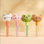 Présentoir de 12 (1,95€ Pièce) : Gloss à lèvres avec Tête de Peluche – Kevin & Coco
