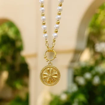 Lot de 12 (1,80€ Pièce) : Bracelet Doré avec Gros Pendentif Estival – Perles Blanches & Dorées – Acier Inoxydable – Image 5