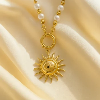 Lot de 12 (1,80€ Pièce) : Bracelet Doré avec Gros Pendentif Estival – Perles Blanches & Dorées – Acier Inoxydable – Image 3