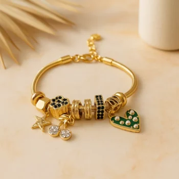 Lot de 6 (2,30€ Pièce) : Bracelet Doré avec Plusieurs Charms Colorés & Dorés – Acier Inoxydable – Image 3