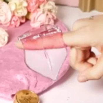 Lot de 6 (0,70€ unité) : Masques à Lèvres à la Fraise Douce – SADOER – Image 3