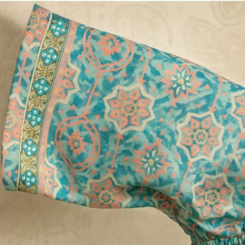 Robe longue Turquoise Manches Courtes Motif Doré Coloré MADE IN INDIA – Image 2
