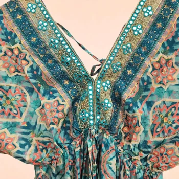 Robe longue Turquoise Manches Courtes Motif Doré Coloré MADE IN INDIA – Image 4