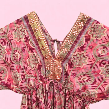 Robe longue Rose Manches Courtes Motif Doré Coloré MADE IN INDIA – Image 2