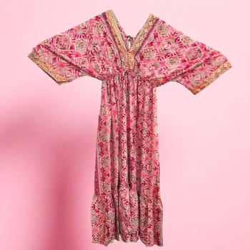 Robe longue Rose Manches Courtes Motif Doré Coloré MADE IN INDIA – Image 3