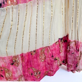 Robe longue Rose & Blanc Manches Courtes Motif Paisley Doré MADE IN INDIA – Image 4