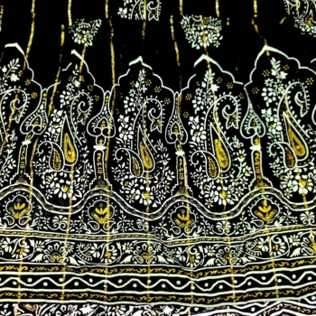 Robe longue Noire Sans manches Motif Paisley Blanc & Doré MADE IN INDIA – Image 4