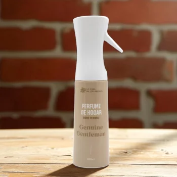 Lot de 12 (3,98€ pièce) : Spray d’Ambiance Genuine Gentleman 300ml Premium – La Casa de los Aromas – Image 2