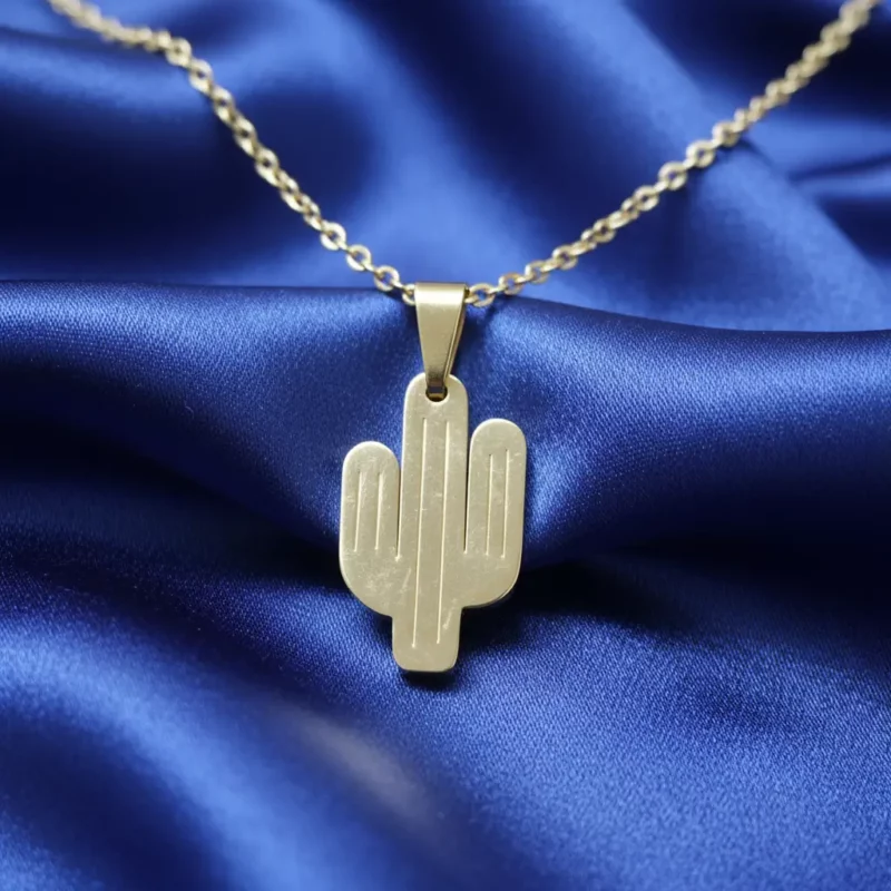 Lot de 3 (1,50€ Pièce) : Collier Avec Pendentif Cactus - Doré