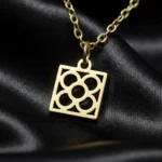 Lot de 3 (1,50€ Pièce) : Collier Avec Pendentif Carré - Doré