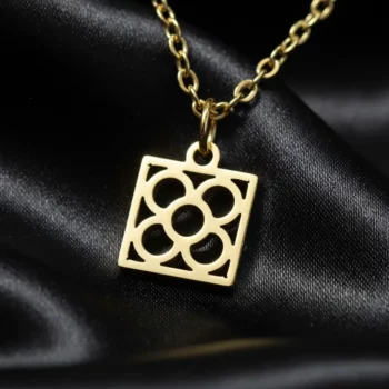 Lot de 3 (1,50€ Pièce) : Collier Avec Pendentif Carré - Doré