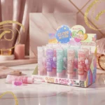Présentoir de 20 (soit 1,05€ l'unité) : GLOSS À LÈVRES MAGIC GLITTER – LONGUE TENUE – Leticia Well
