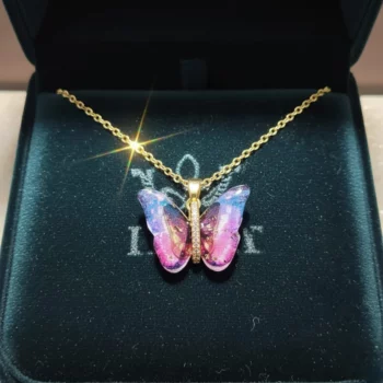 Lot de 3 (2,30€ Pièce) : Collier Doré pendentif Papillon coloré – Image 2