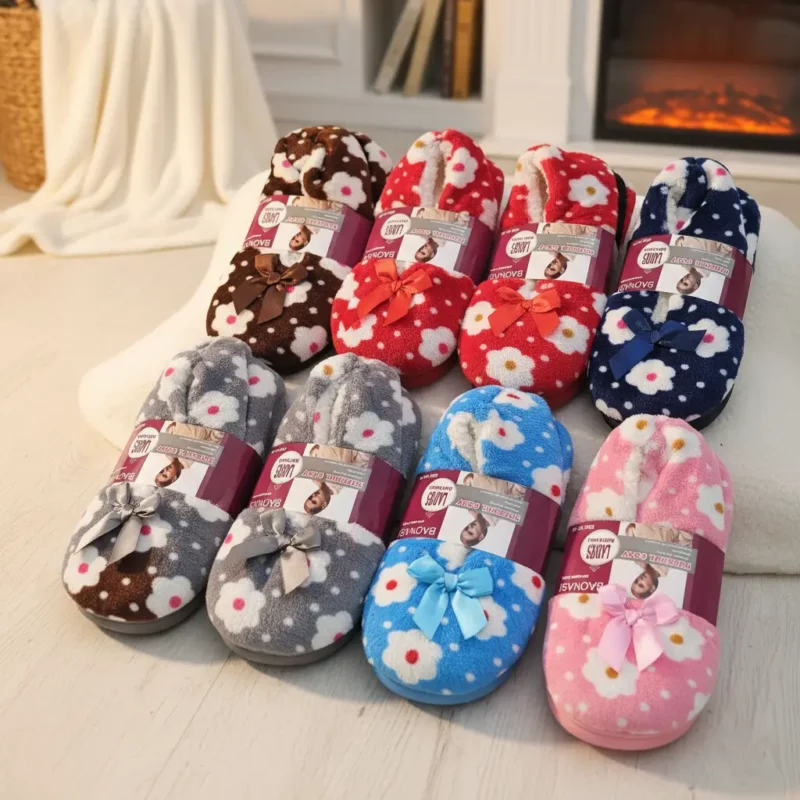Lot de 12 Paires (2,50€ La Paire) : Pantoufles Femme – Motif Fleurs avec Nœud Satin