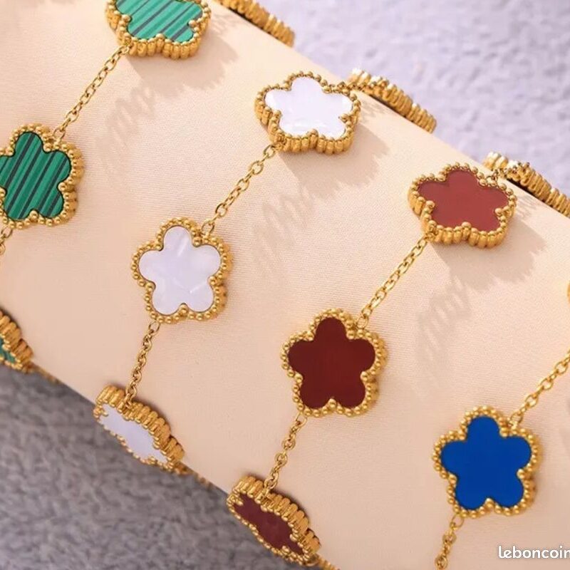 Lot de 50 (1,80€ Pièce) : Bracelets en Acier Inoxydable 5 trèfles - Mélange de Couleurs