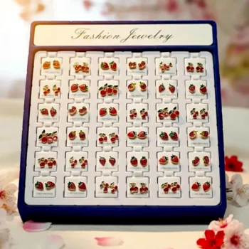 Présentoir de 36 (0,90€ Pièce) : Paires de boucles d’oreilles en acier inoxydable – cerises et fraises rouge et doré