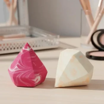 💎Lot de 12 (soit 1,25€ Pièce) : Éponge Maquillage Facettée "Diamant Marbré" – Le Luxe d'un Teint Sculpte ! ✨