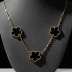 ✨Collier Doré "Trèfles Noirs" Collection💎Acier Inoxydable de Haute Qualité