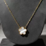 ✨Collier Doré Pendentif "Fleur de Nacre" Solitaire💎Acier Inoxydable de Haute Qualité