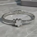 ✨Bracelet Jonc Argenté "Fleur de Nacre"💎Acier Inoxydable de Haute Qualité