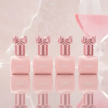 Présentoir de 24 (soit 2,25€ unité) :🎀Lip Glaze GAGK G753 "Nœud Féérique" - Brillance Miroir et Couleurs Tendances ! ✨