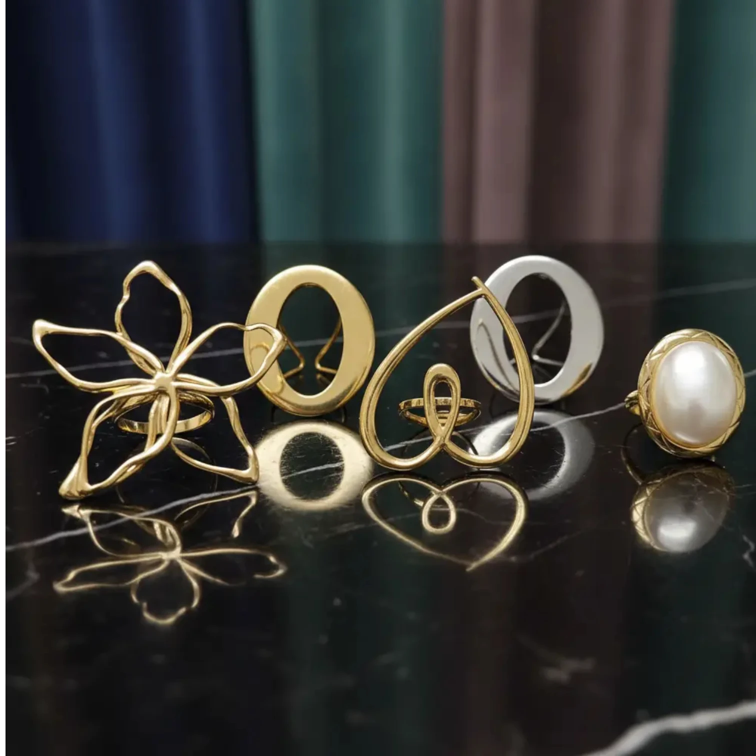 lot de bague en acier Lot de 10 (soit 1,99€ l’unité) 💍 Bagues Tendance XXL Dorées & Argentées En Acier Inoxydable - Mélanges aléatoires – Image 1