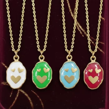 Lot de 4 (2,50€ Pièce) : ✨Collier Doré, Acier Inoxydable de Qualité Prémium - Éclat & Couleurs Vibrantes!✨