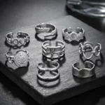 Lot de 100 Bagues (1,70€ Pièce) : Bague Ajustable Argenté Qualité N°1- Mélange ± 30 Différentes – Acier Inoxydable