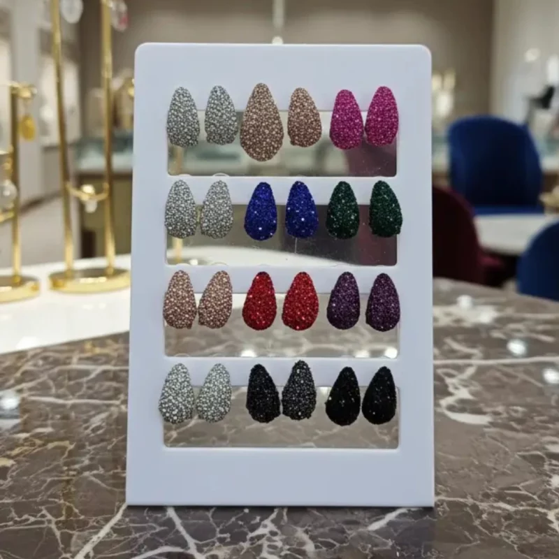 Présentoir de 12 paires (soit 1€ la paire) : Présentoir Boucles D'oreilles "Larmes de Strass" – Collection Soirée & Cérémonie