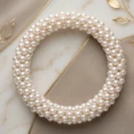 📿 Bracelet Blanc Nacré "Éclat de Perles" – Collection Couleurs & Lumière