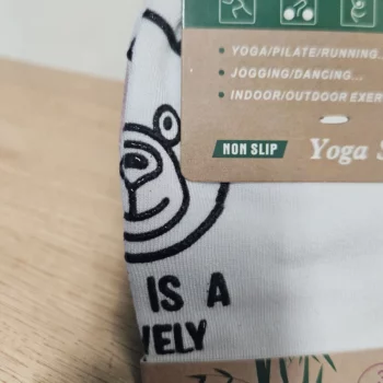 Lot de 12 Paires (1€ Pièce) : Paires de Chaussettes Femme en Fibre de Bambou Antidérapantes – Confort & Yoga – Image 2