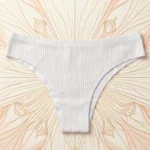 Lot de 4 (soit 0,70€ unité) : Tangas Blanc "Pink Intimo" – Confort Sans Couture & Effet Côtelé