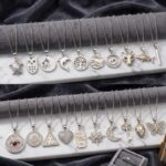 Mélange de 20 : Collier avec Pendentif Argenté en Acier inoxydable de haute qualité