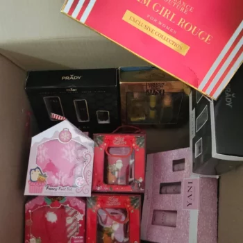 🎁 Lot Mystère Déstockage de 15 Coffrets Cadeaux – Parfums & Tasses (Packaging Abîmé) – Image 2